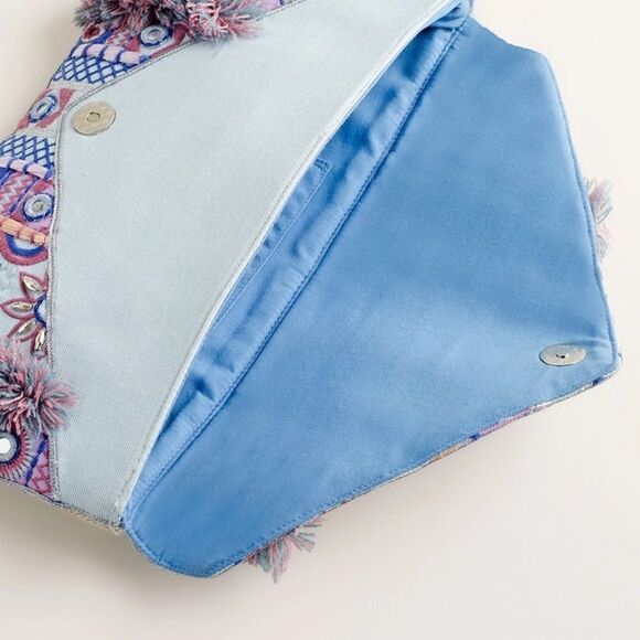 New Chico’s Mosaic print clutch - Picture 2 of 6